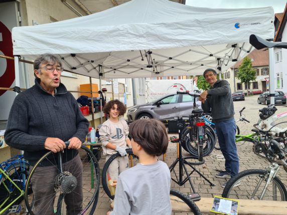 Fahrradspendenbörse von Kraichtal hilft vor Ort